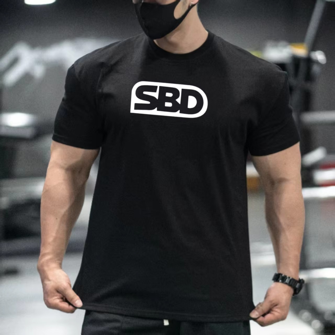 Czarna koszulka sportowa z gra – Streetwear Brand Red Logo recenzja i cena