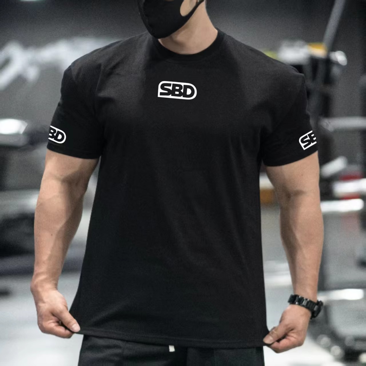 Czarna koszulka sportowa z gra – Streetwear Brand Red Logo recenzja i cena