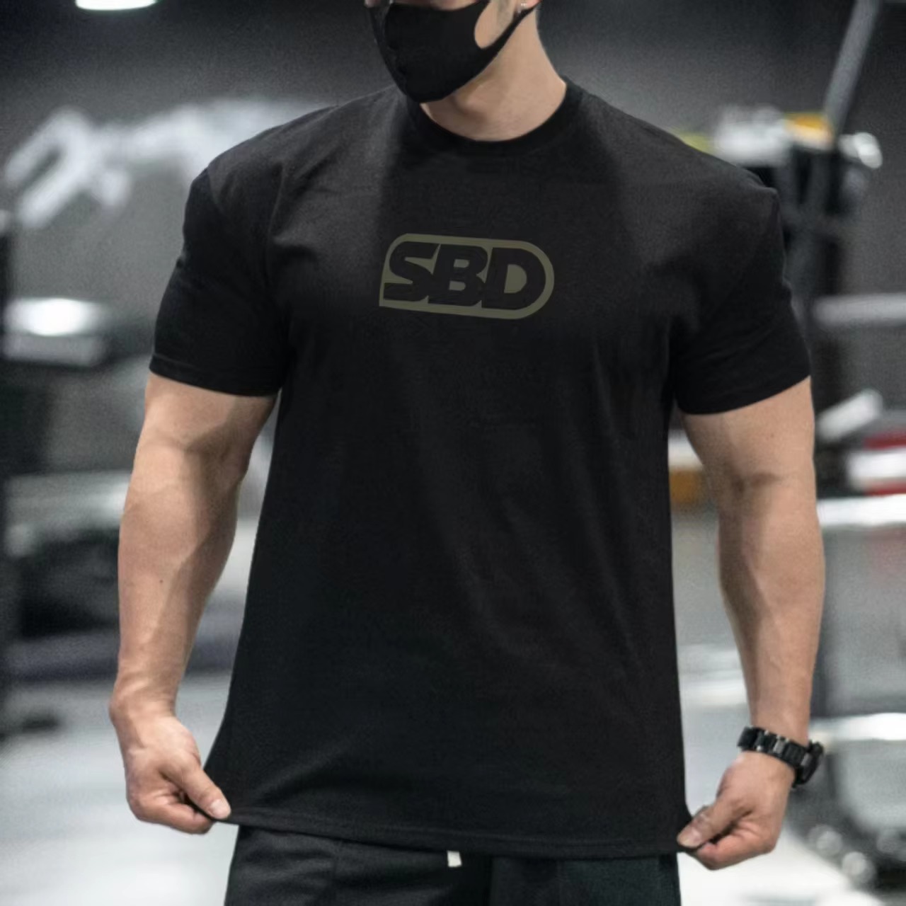Czarna koszulka sportowa z gra – Streetwear Brand Red Logo recenzja i cena
